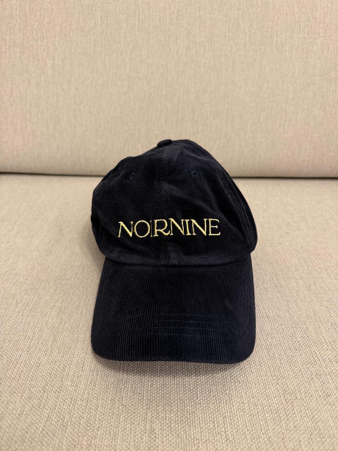 [새제품] 누아르나인 코듀로이 볼캡 네이비 - 정가 42,000원 상품이미지1