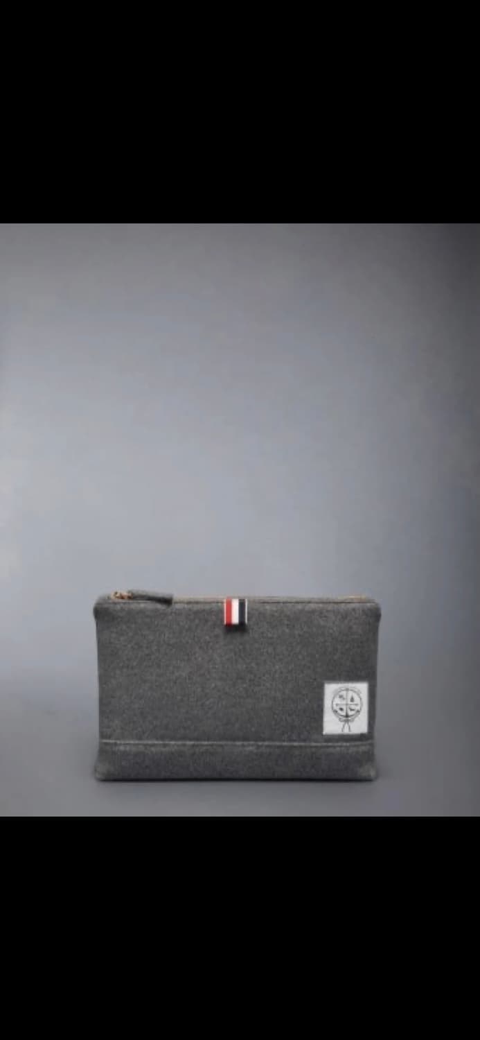 톰브라운 한정판 [새상품. 정품] 성수 한정판 가방 클러치 파우치 상품이미지4