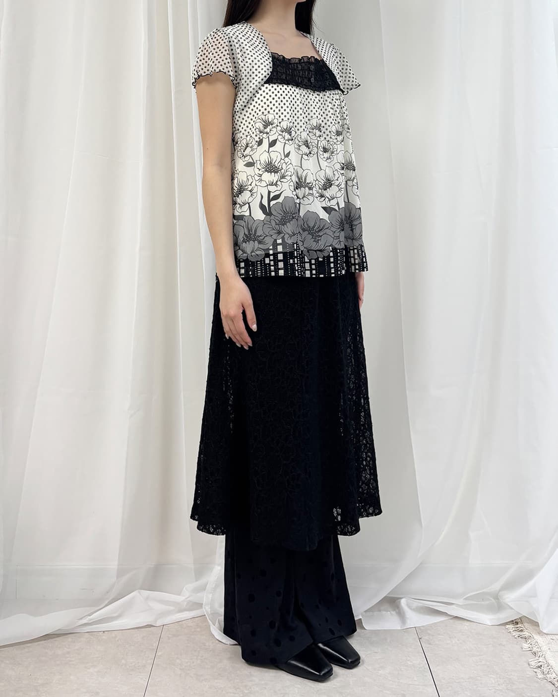 moha monotone flower dot mesh blouse 상품이미지3