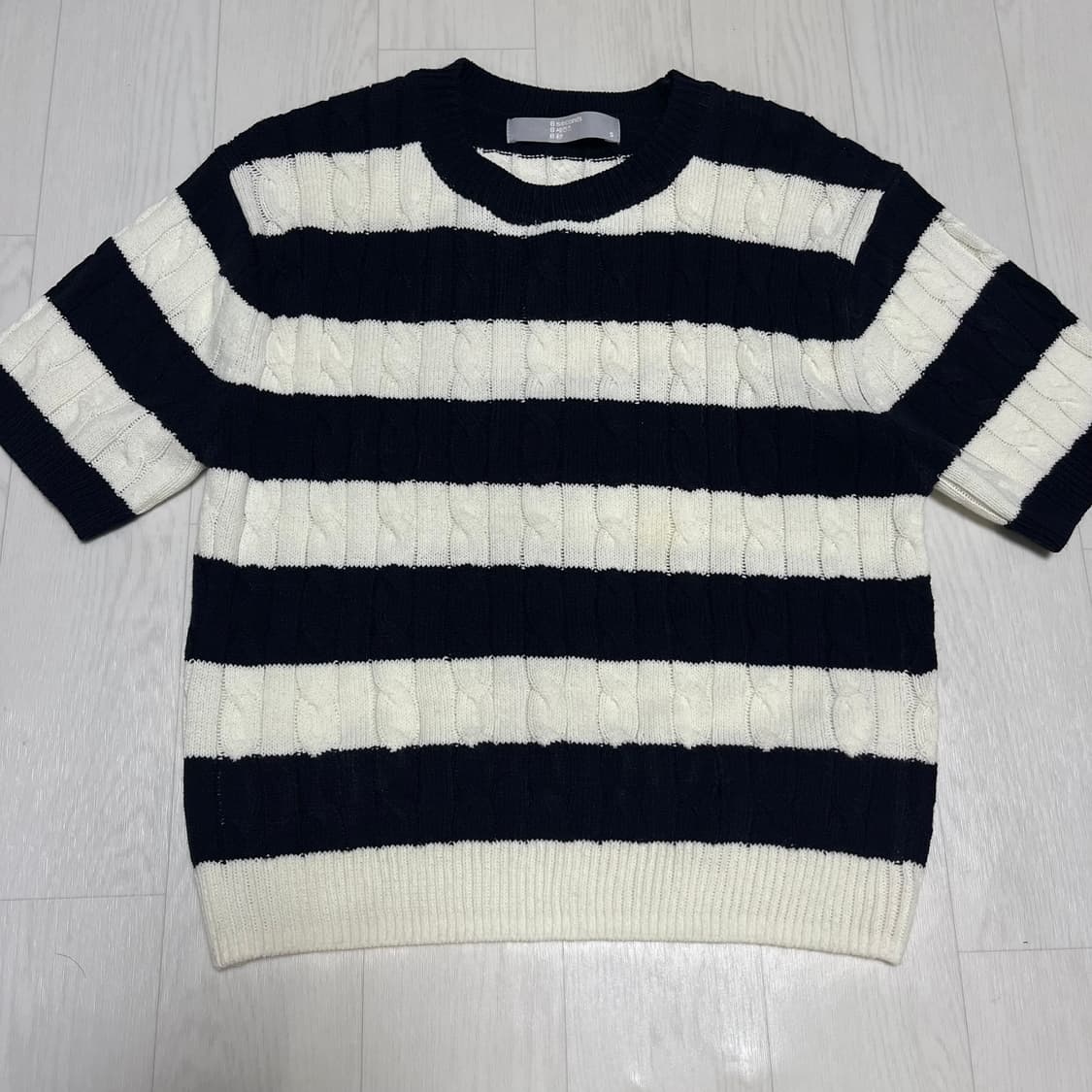 에잇세컨즈 반팔 니트 상품이미지4