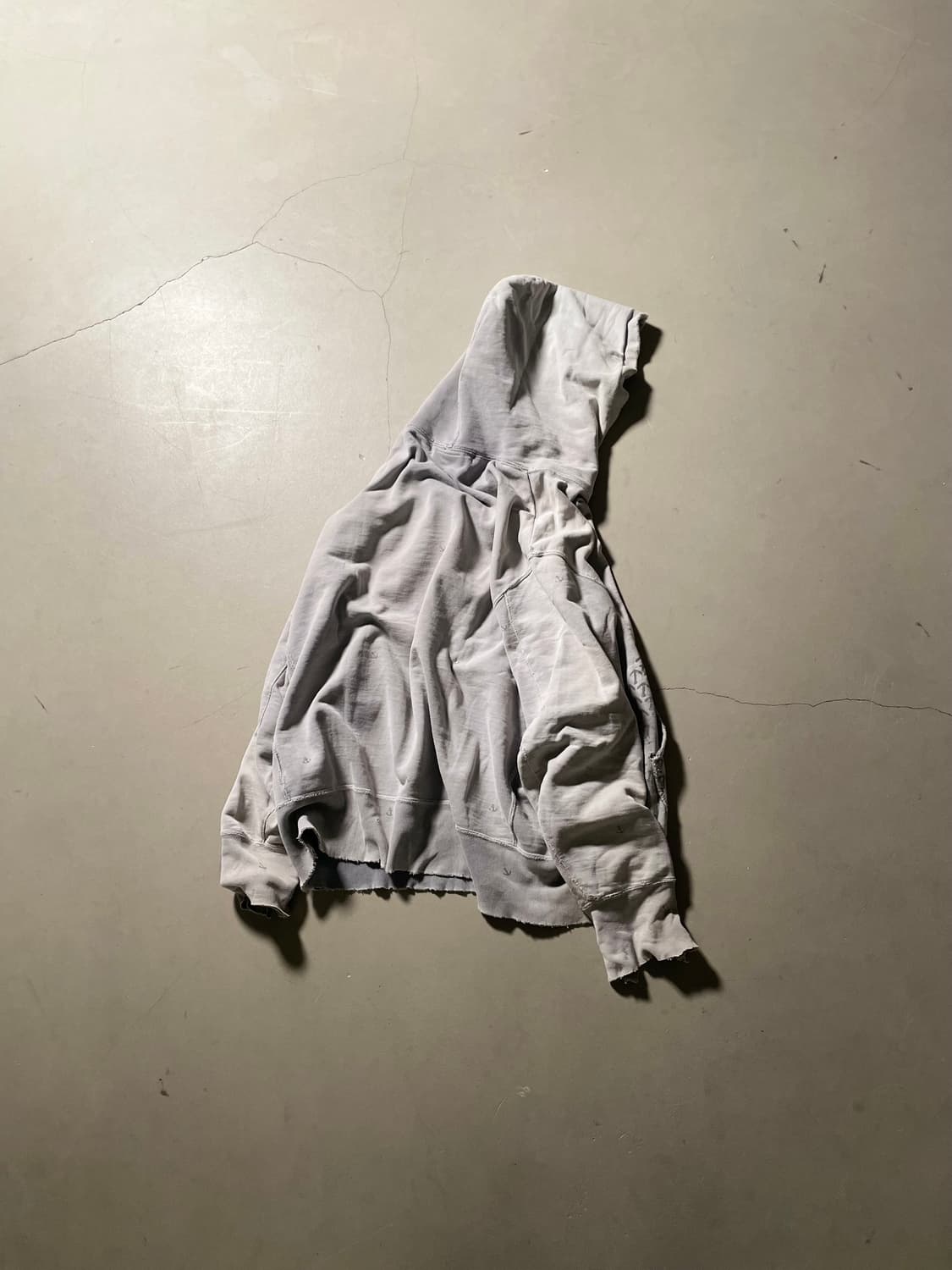 래미 릴리프  Distressed Hoodie tee 상품이미지8