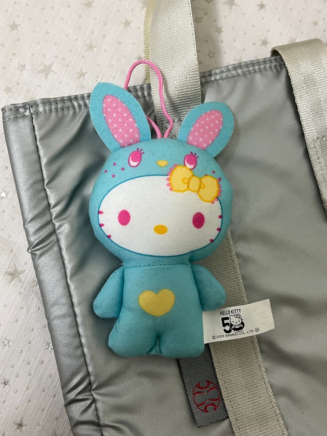 아디다스 실버 패딩 미니백 👾 상품이미지5