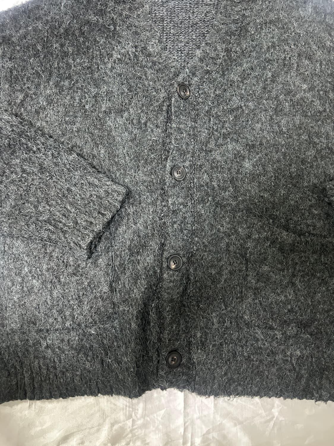 쿠어 헤어리 V넥 가디건 상품이미지4