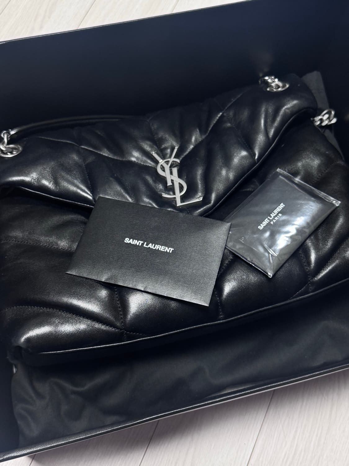 생로랑 나파 램스킨 푸퍼 토이백 블랙 판매합니다! 상품이미지1