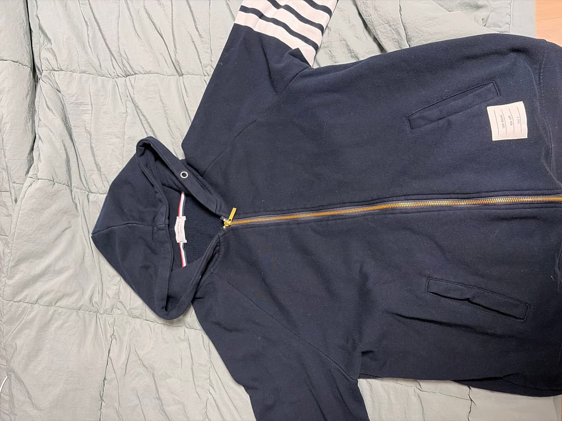 톰브라운 후드집업 상품이미지1