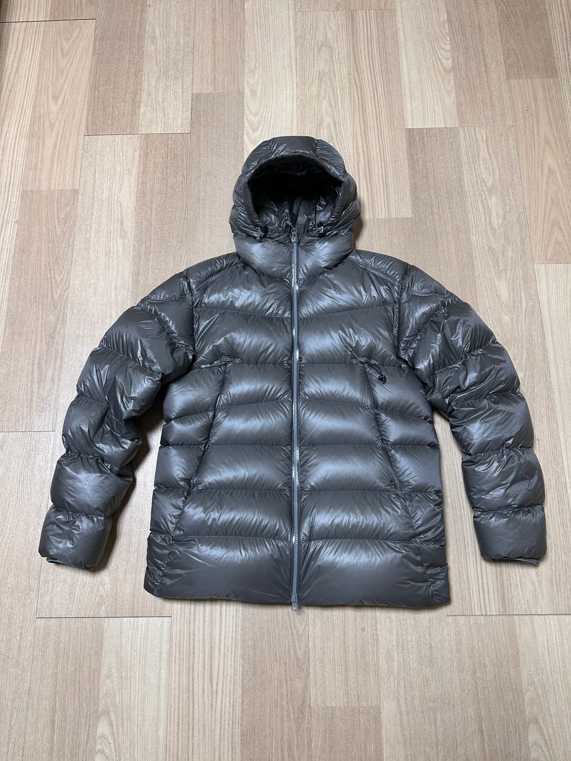 [25FW] 어반사이드 에일러론 프로 900 UL 후드 다운 재킷 메탈릭 상품이미지1