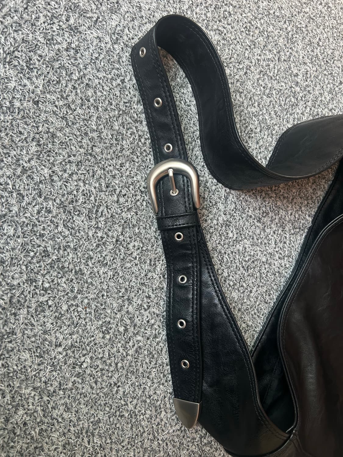 하아카이브 숄더백 Hh 벨티드 백 2way 블랙 상품이미지4