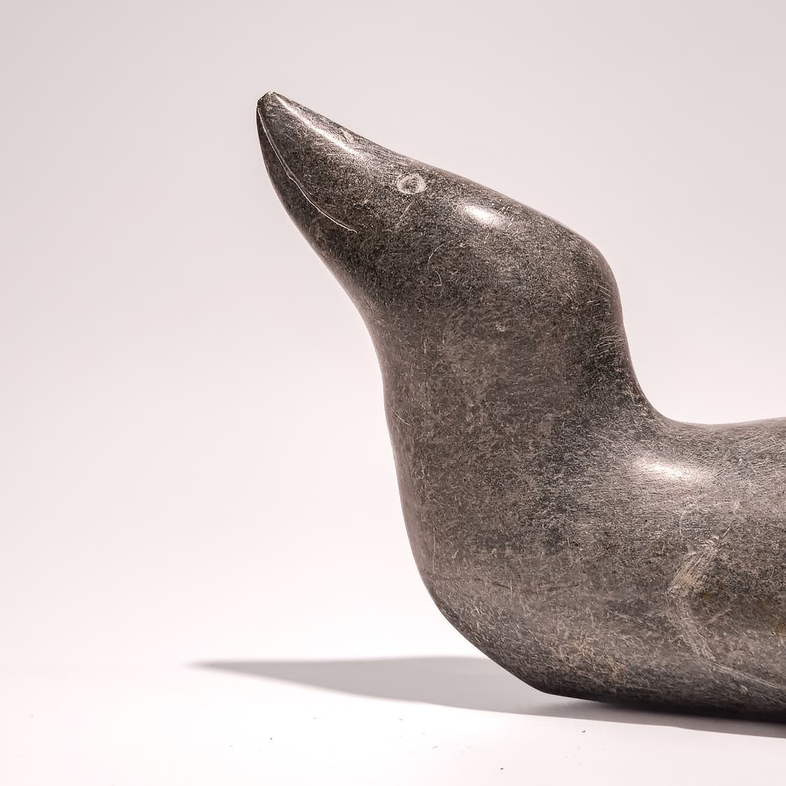 Inuit Hand-carved Soapstone Sea Bird 상품이미지8