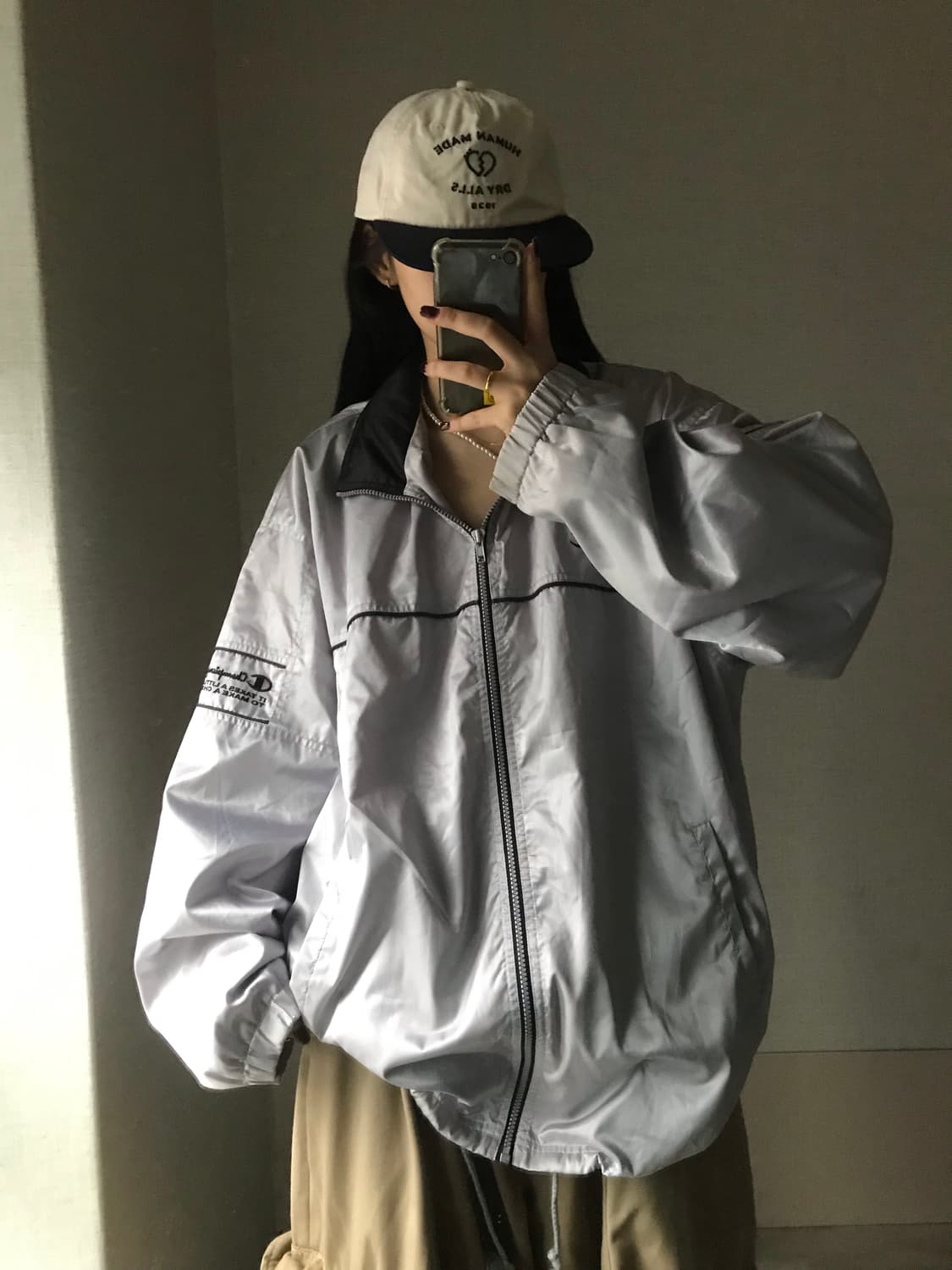챔피온 재팬 오버핏 실버 바람막이 상품이미지1