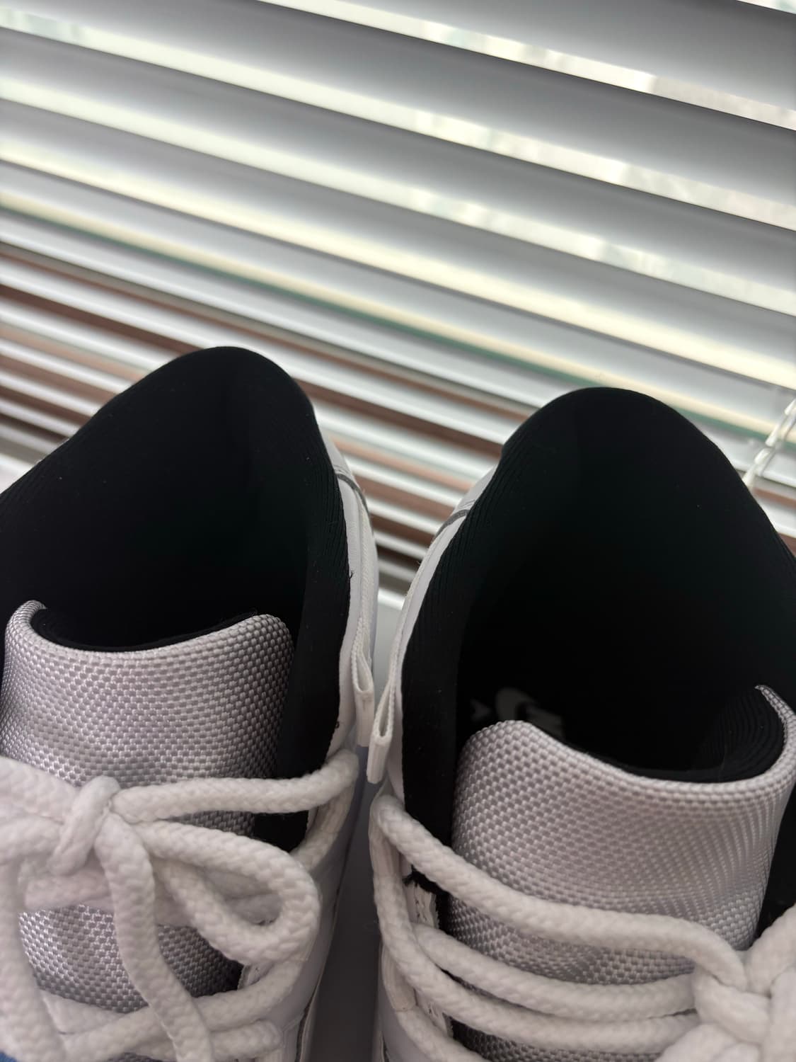 나이키 에어 조던11 레트로 레전드 블루 260 상품이미지9