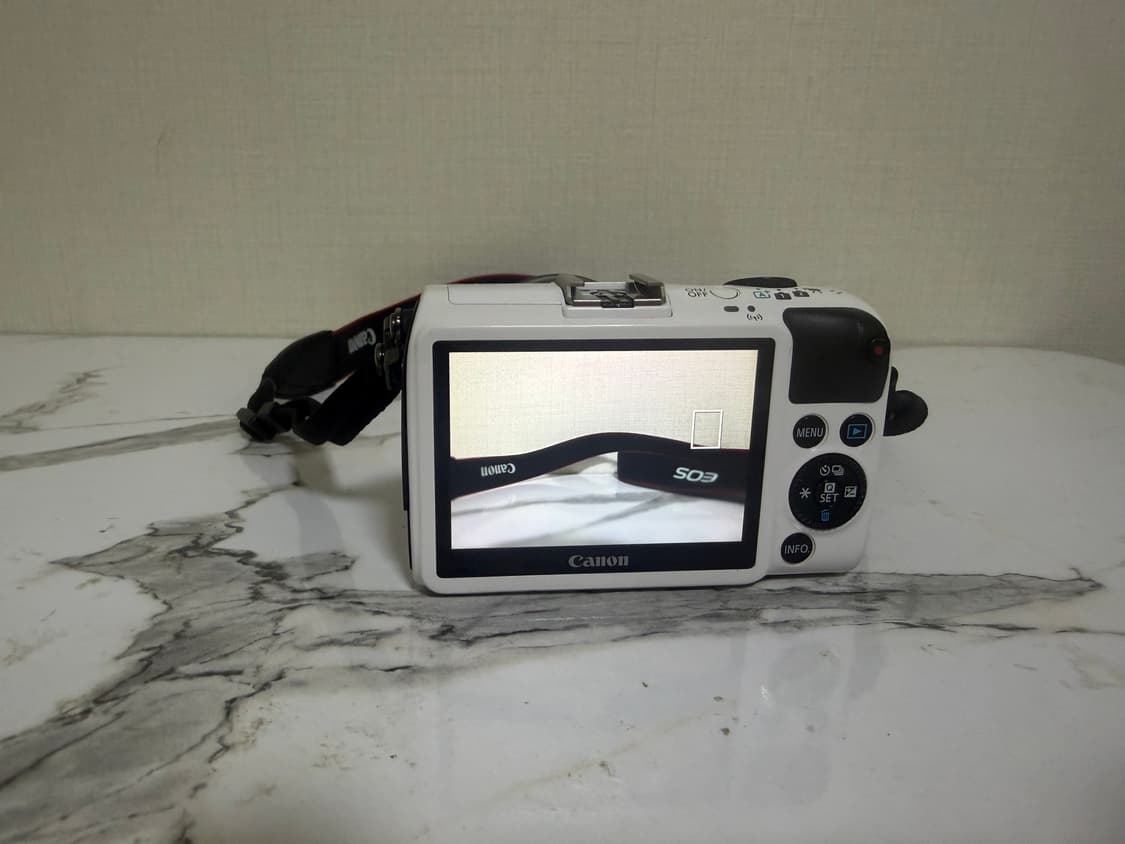 캐논 EOS M2 화이트 미러리스18~55렌즈(민트급) 상품이미지2