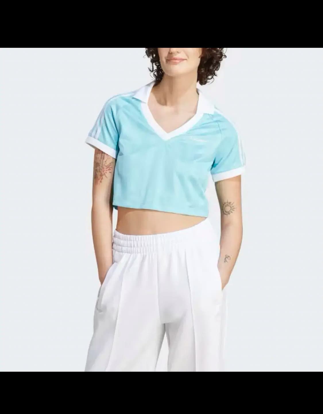 아디다스 풋볼 크롭탑 IR9779 입니다. 상품이미지1