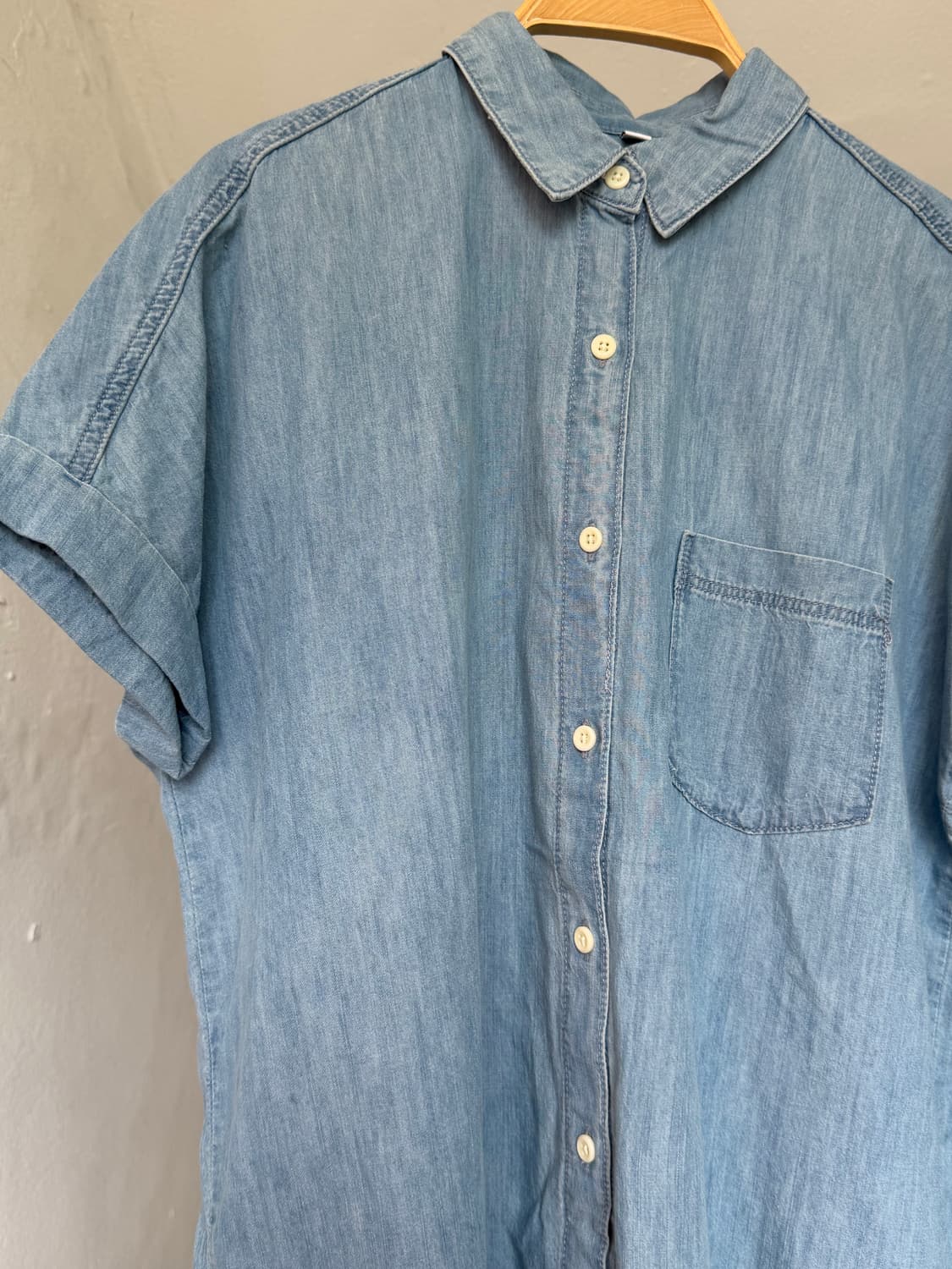 워싱 데님 롤업 반팔 셔츠 상품이미지2