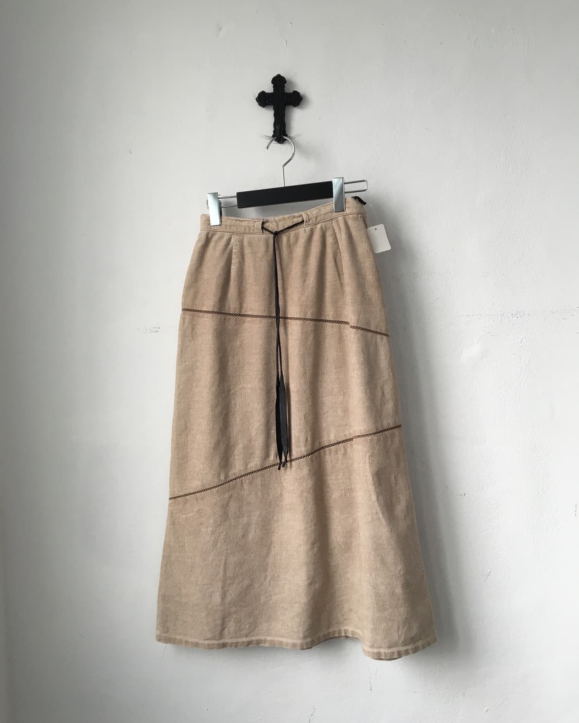 Line detail corduroy skirt 상품이미지1
