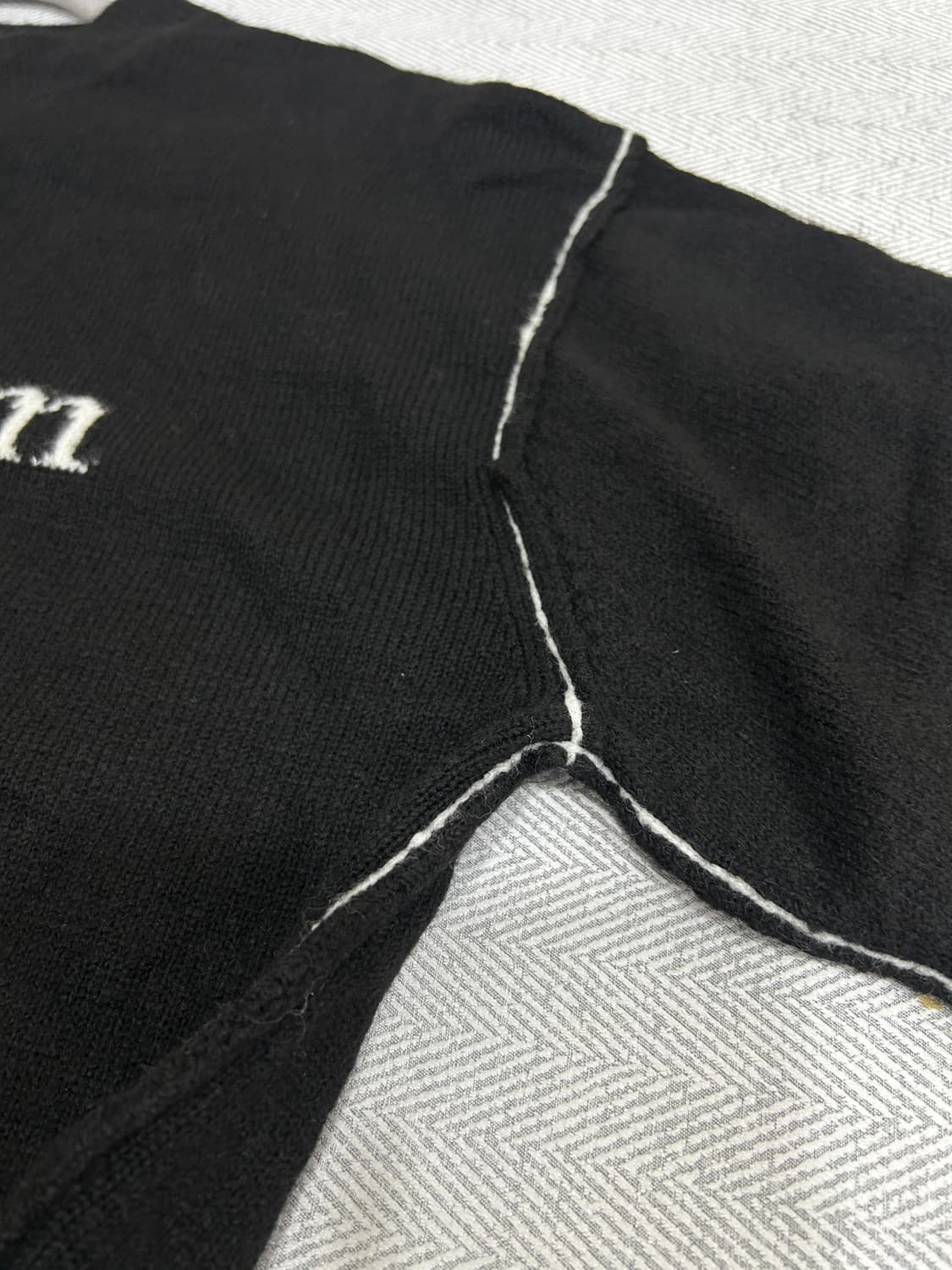 마뗑킴 라인배색 블랙 니트 남녀공용 M 상품이미지6