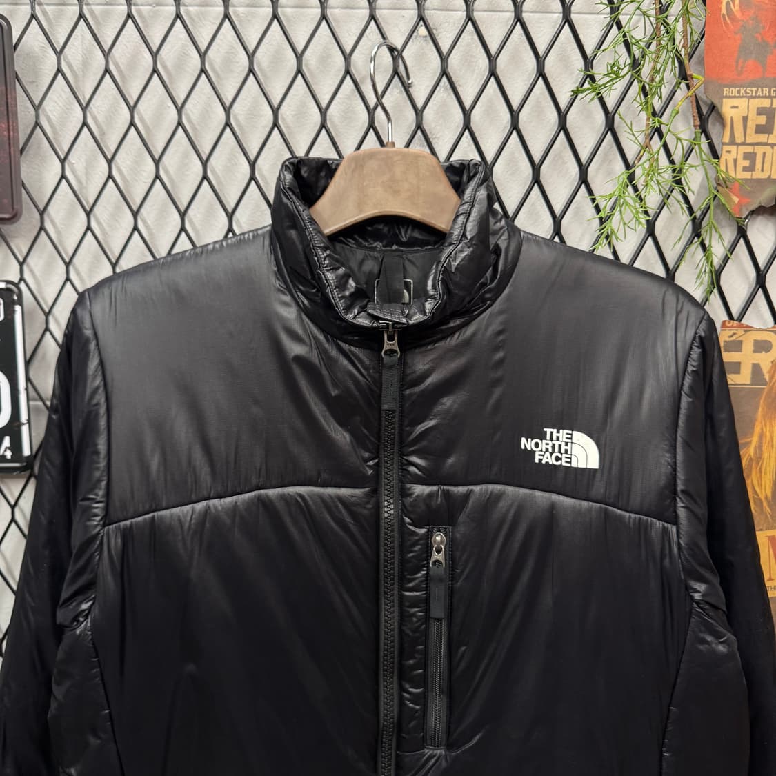 노스페이스 경량 다운 점퍼 전면 포켓 집업 포인트 블랙 상품이미지3