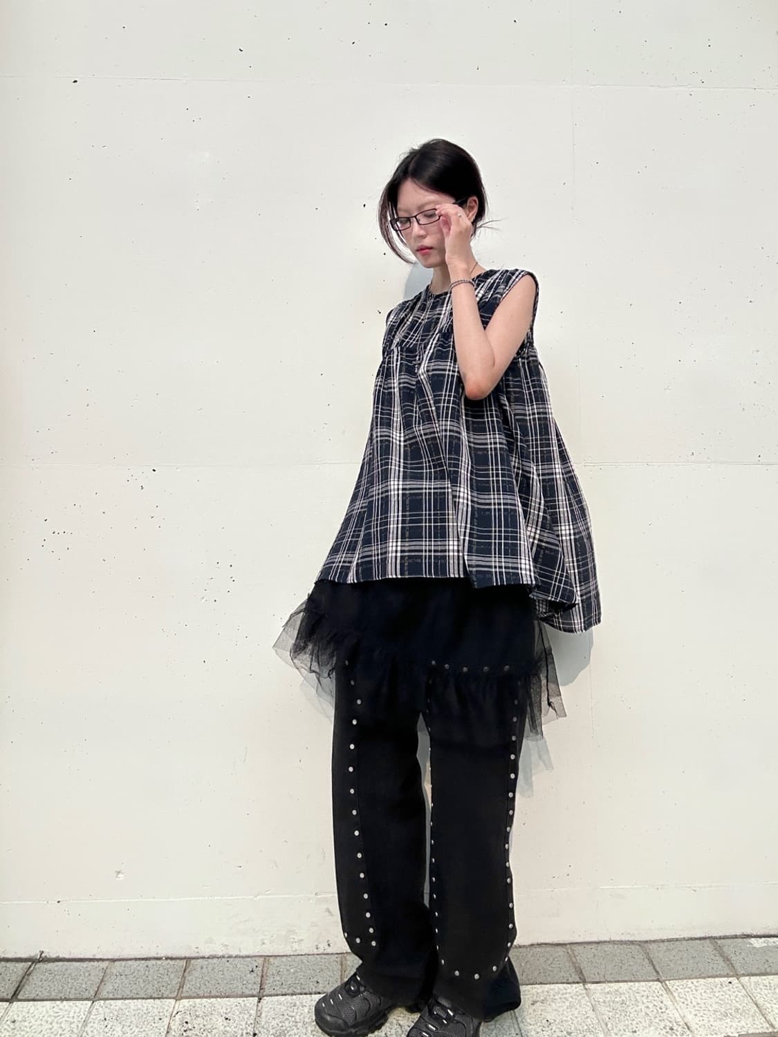 Check pintuck sleeveless blouse 상품이미지1