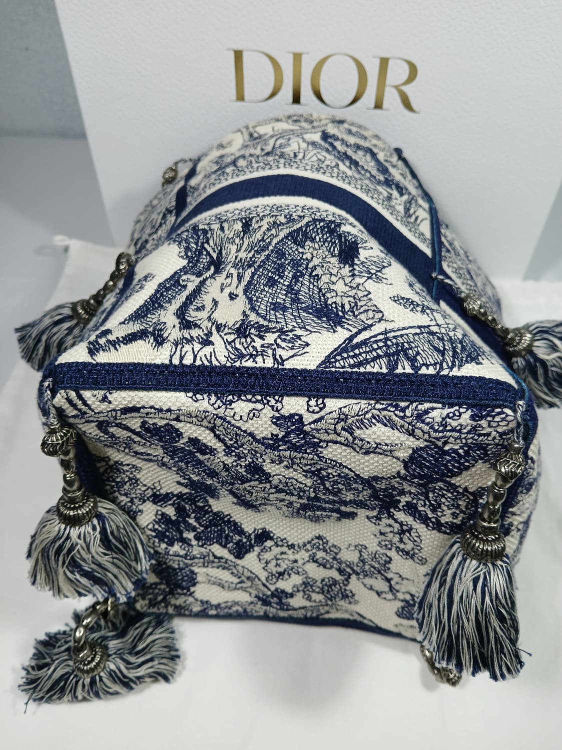 디올 디버블 버킷백 M1276VTDT 상품이미지8