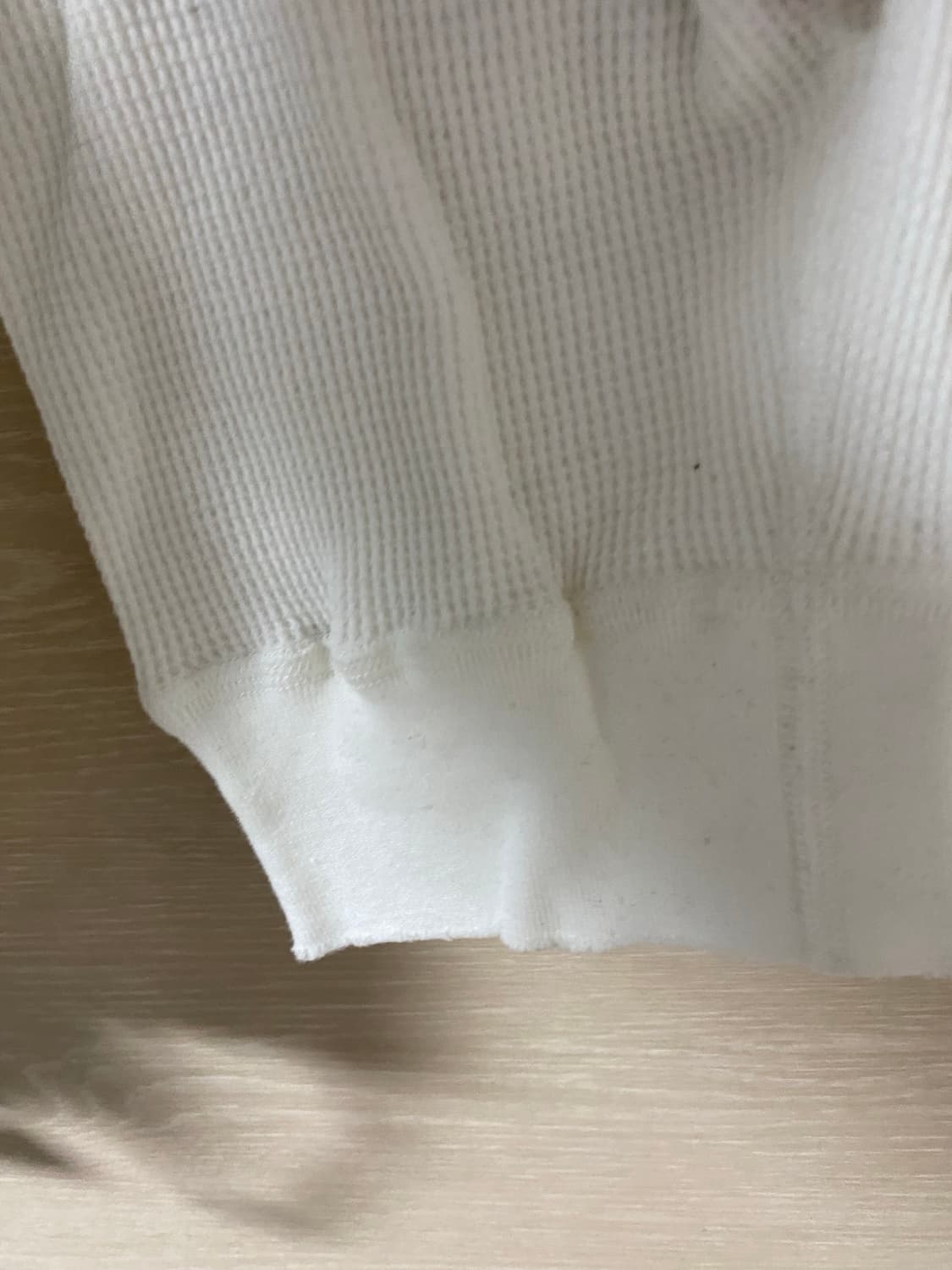 안셀름 데미지 와플 롱슬리브 화이트 1사이즈 상품이미지10