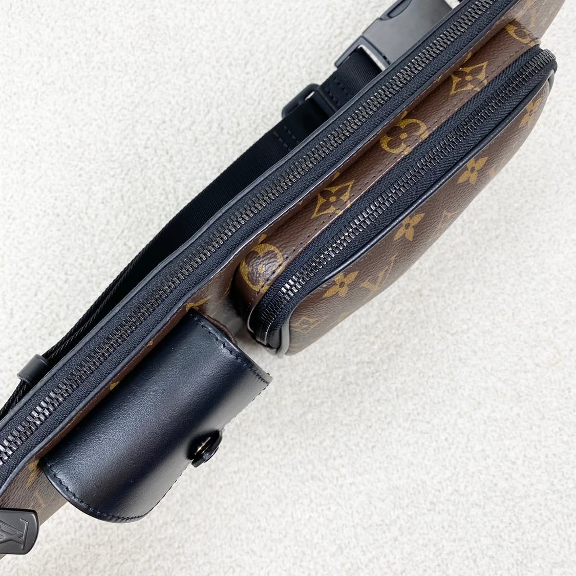 루이비통 크로스백 크리스토퍼 범백 상품이미지5