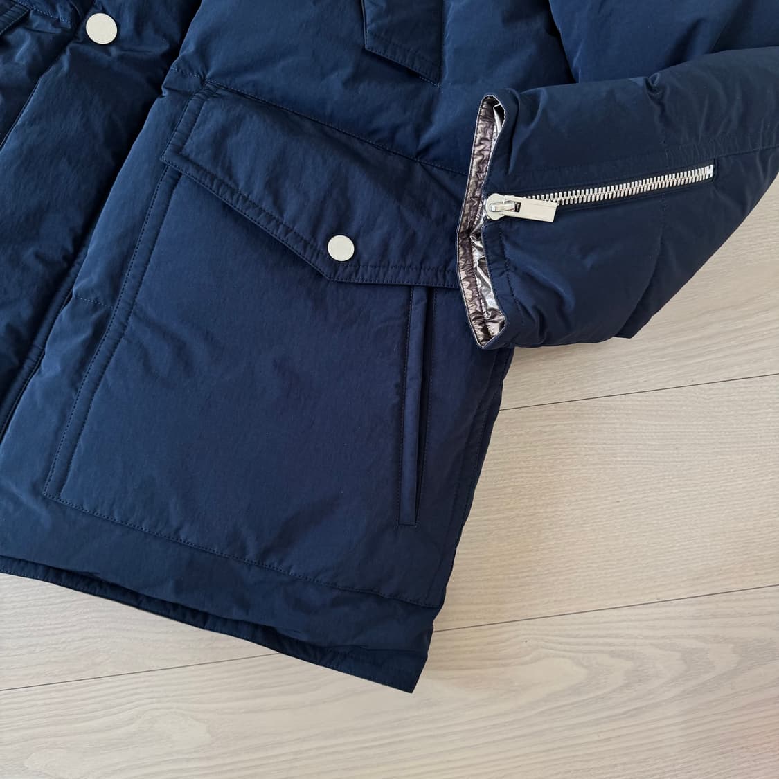 HERMES [역작, 미사용] 에르메스 끝판왕 프랑스산 다운코트 네이비 상품이미지2