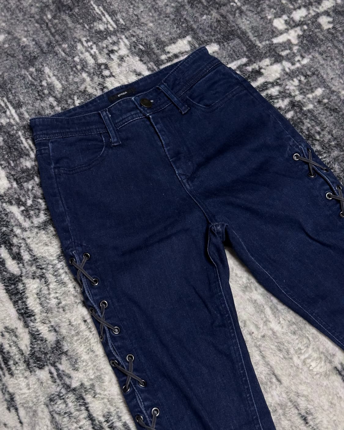 {EMODA} Side Lace-Up Skinny Jeans 상품이미지3