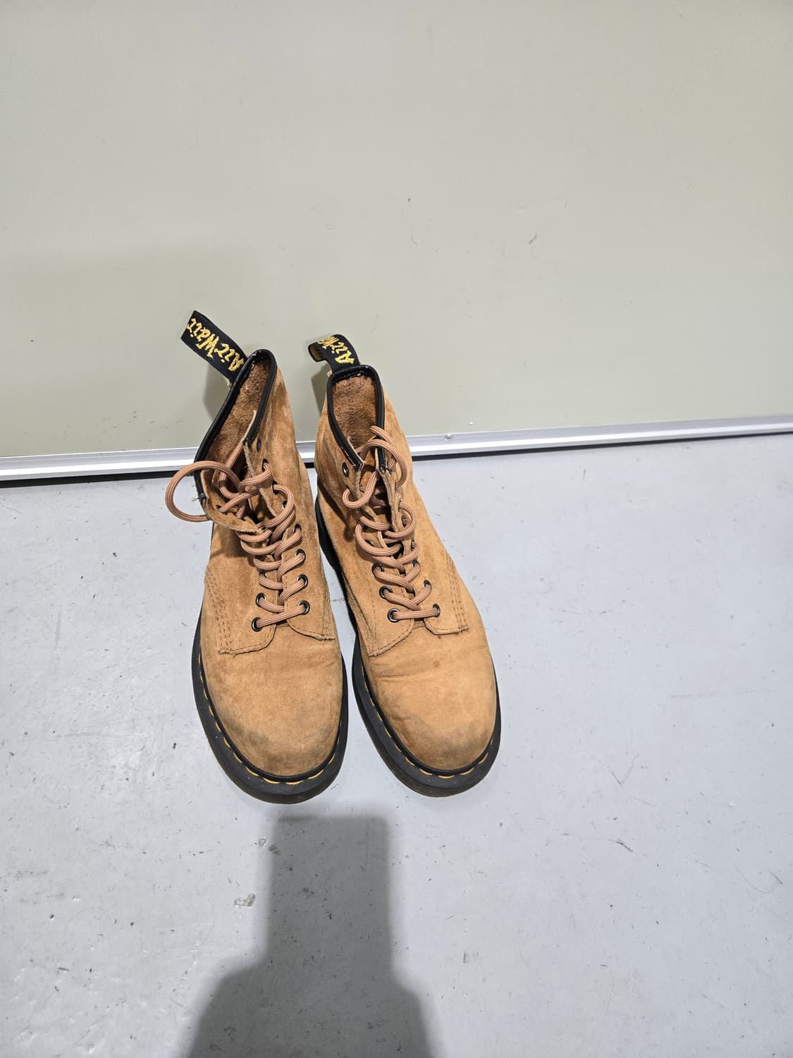 닥터마틴 1460 스웨이드 부츠 브라운 상품이미지1