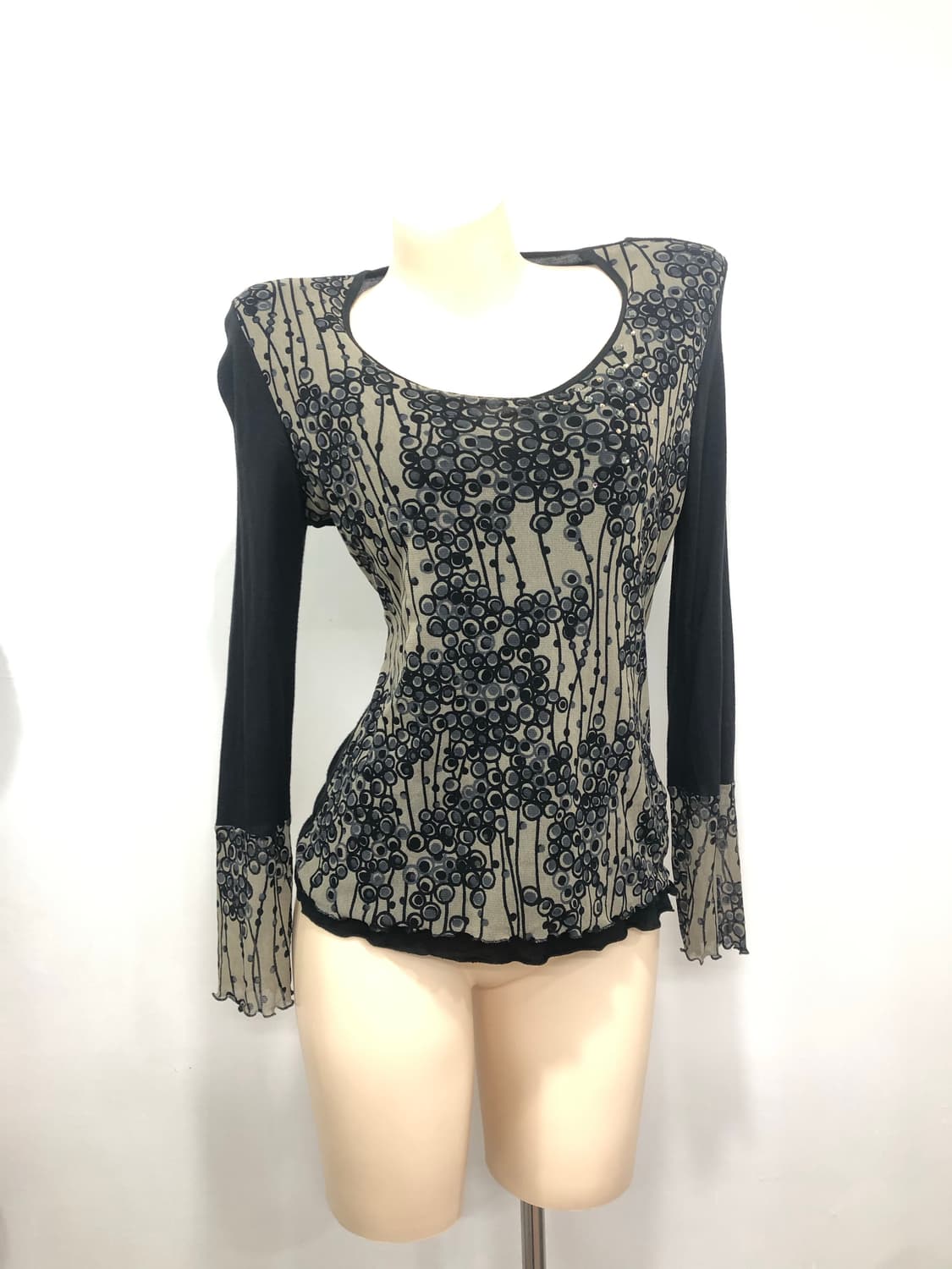 oriental pattern sheer long sleeve 상품이미지1