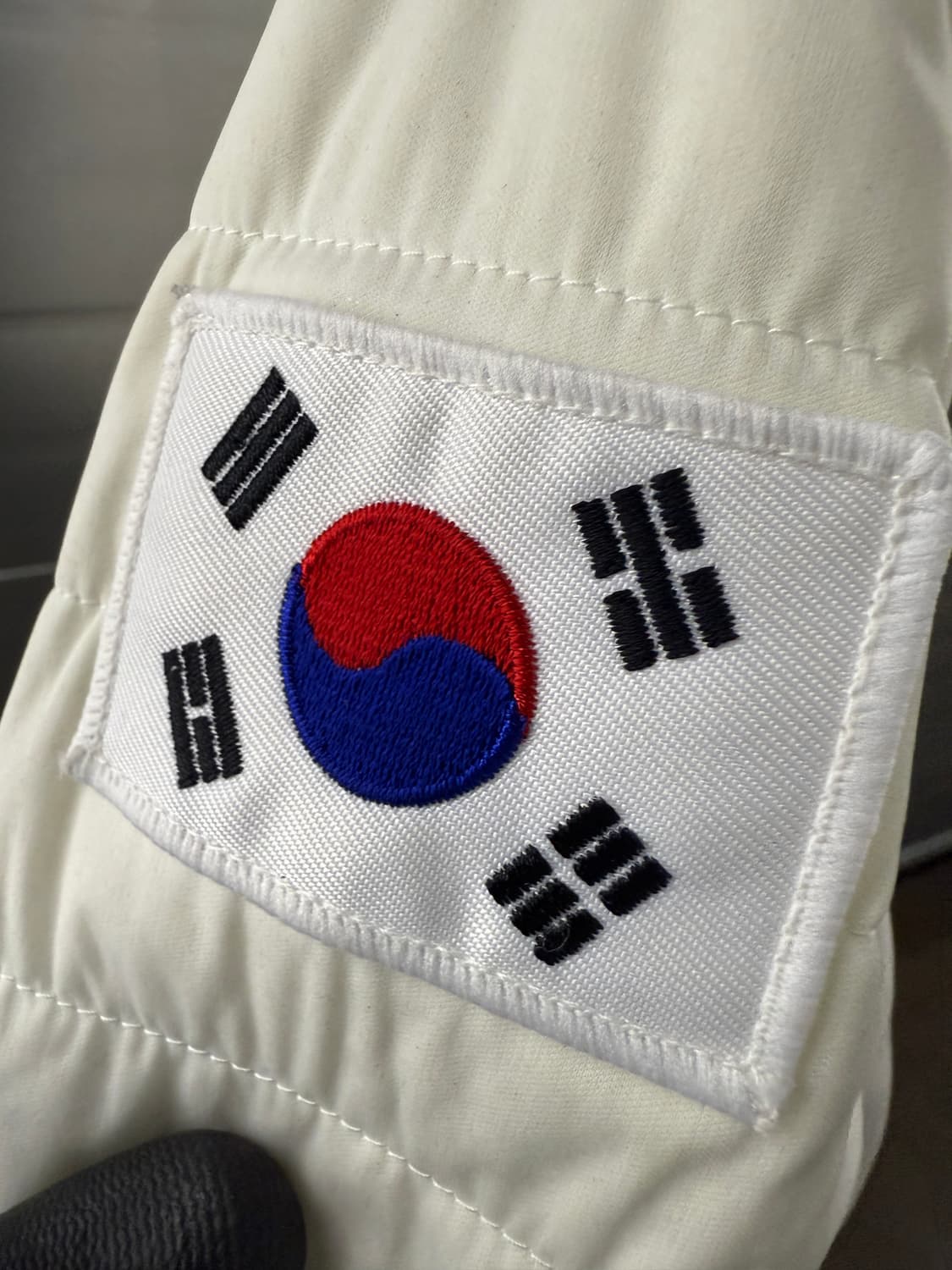 노스페이스 평창 여성 화이트 경량패딩 XL 이승훈선수 싸인 상품이미지5