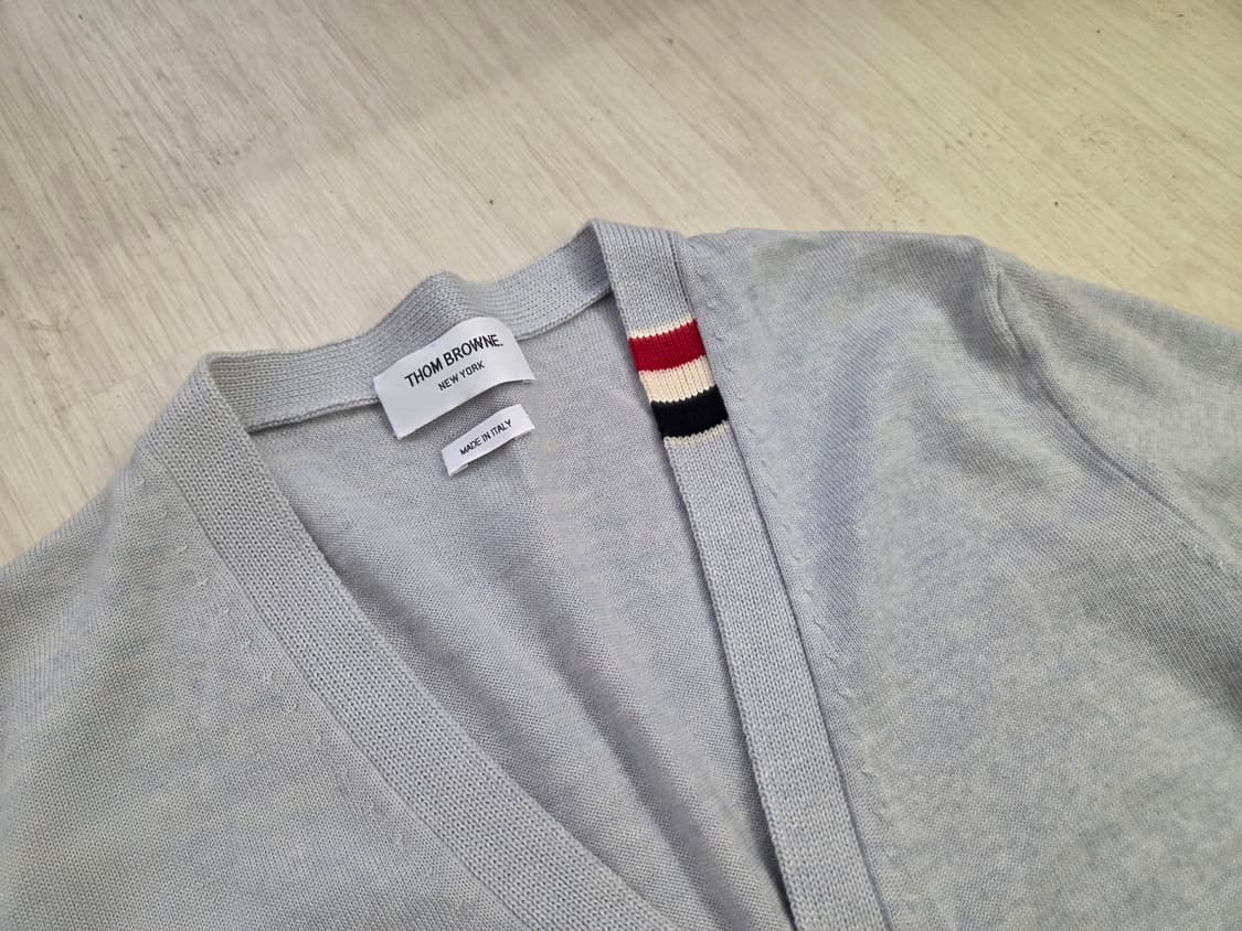 톰브라운 가디건 라이트 그레이 2 상품이미지3