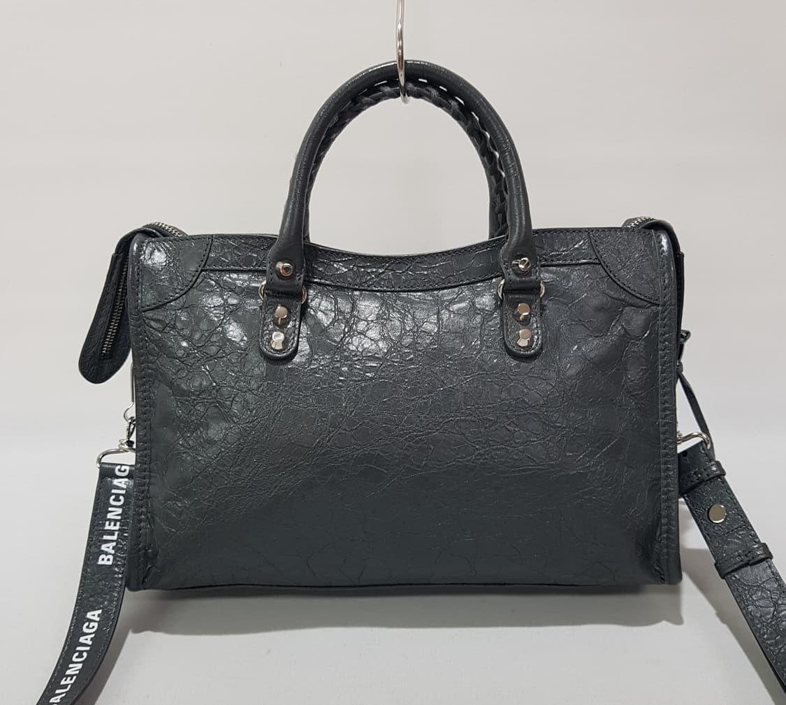 발렌시아가 클래식 모터백 스몰 로고스트랩 431621 상품이미지6