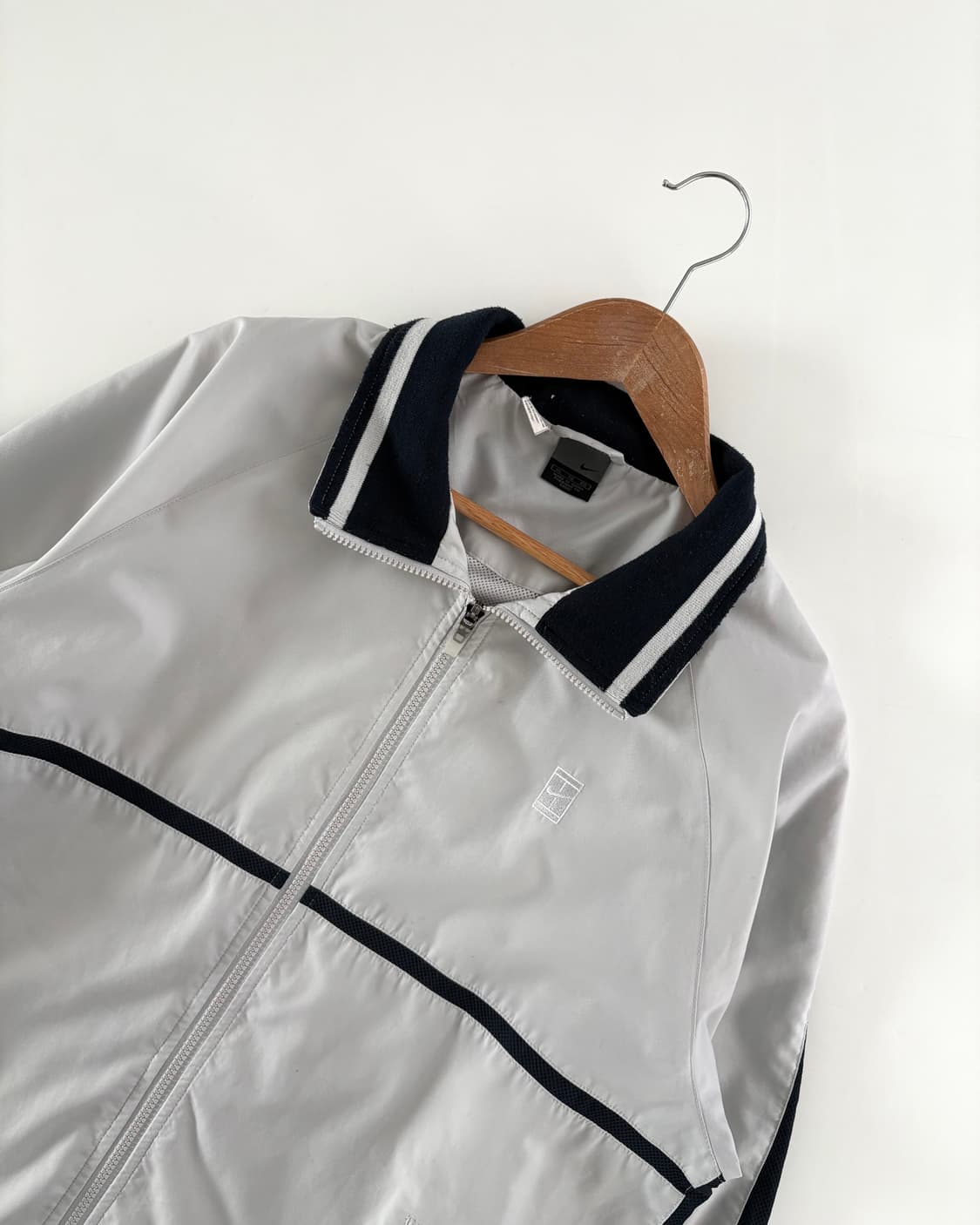 Nike 나이키 테니스로고 실버 바람막이 자켓 상품이미지5