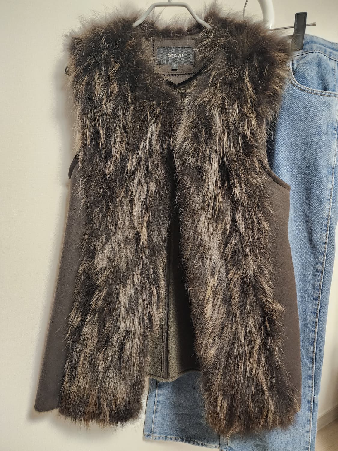 온앤온 리얼 라쿤 무스탕 베스트 조끼 상품이미지6