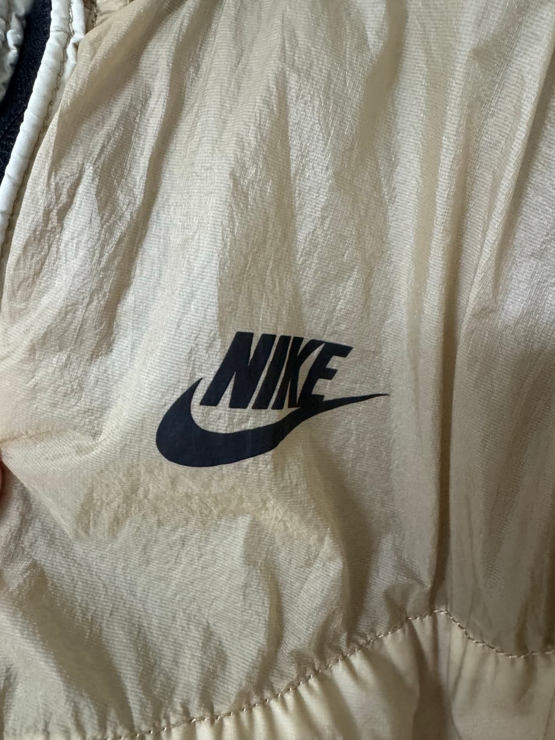 스톤아일랜드 X 나이키 윈드러너 베이지 상품이미지5