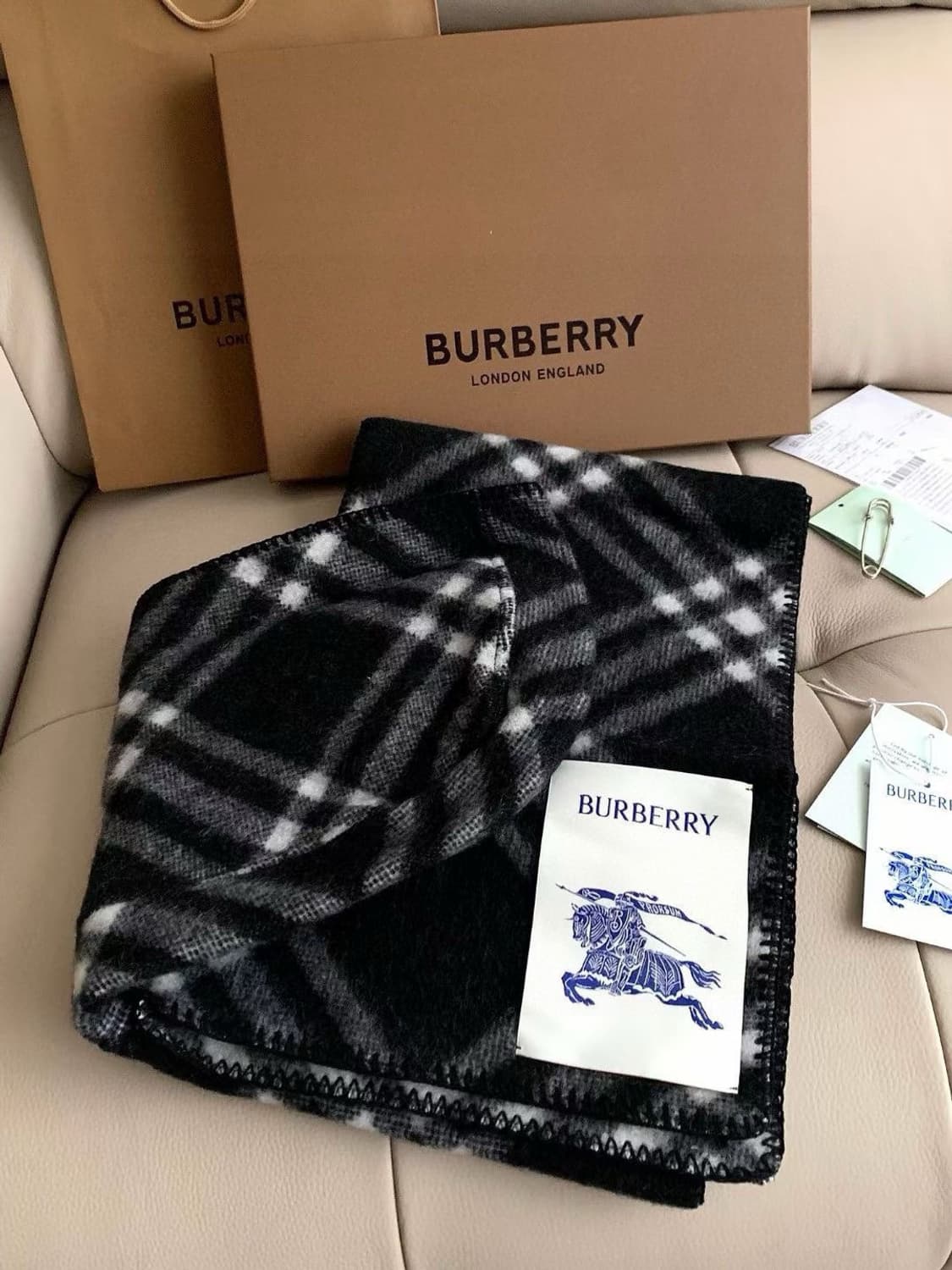 버버리숙녀 리버서블 스카프100% 램스울
 상품이미지1