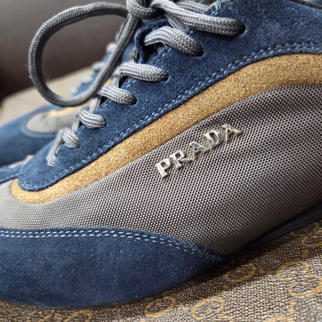 프라다 스웨이드 스니커즈 상품이미지2