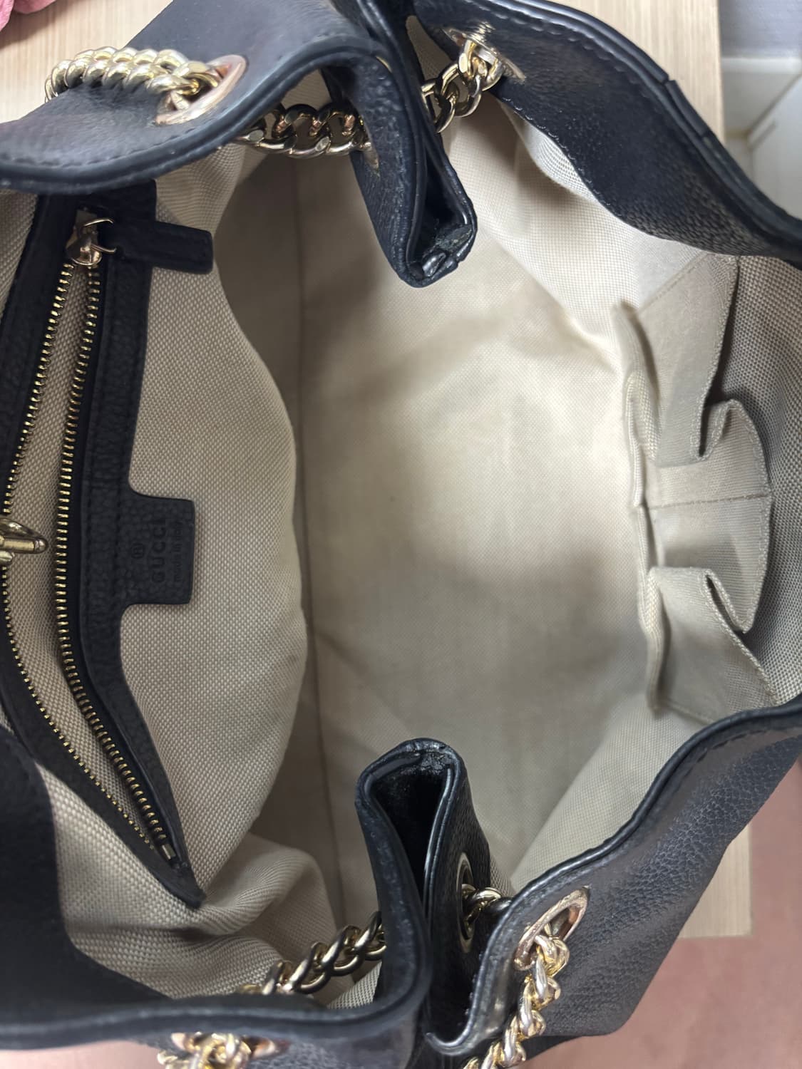 [제목] [정품] 구찌 소호 테슬 체인 숄더백 블랙 (GUCCI) 상품이미지4