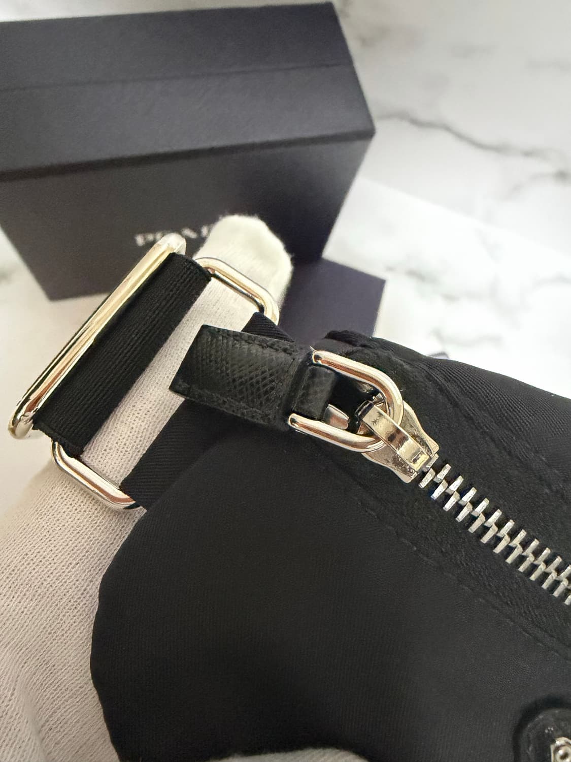 프라다 리나일론 암밴드 파우치 상품이미지3