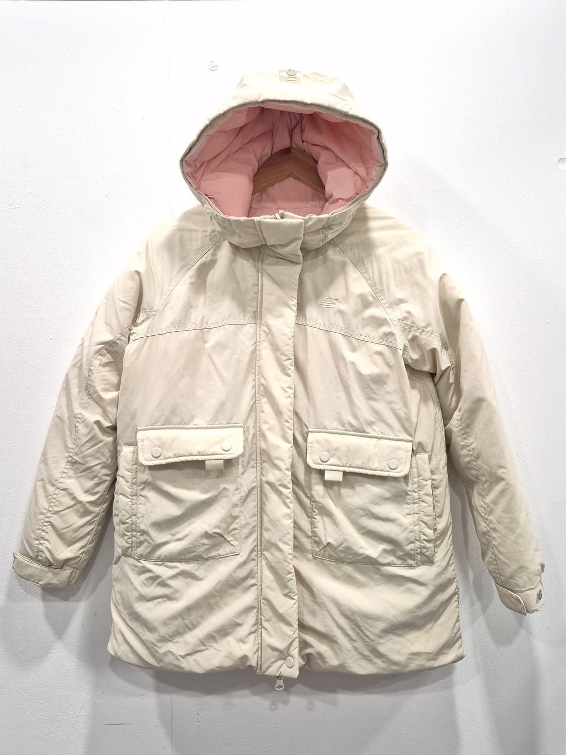 뉴발란스 딸기우유 아이보리 리버시블 양면 구스다운 패딩 점퍼 여성 XS 상품이미지3