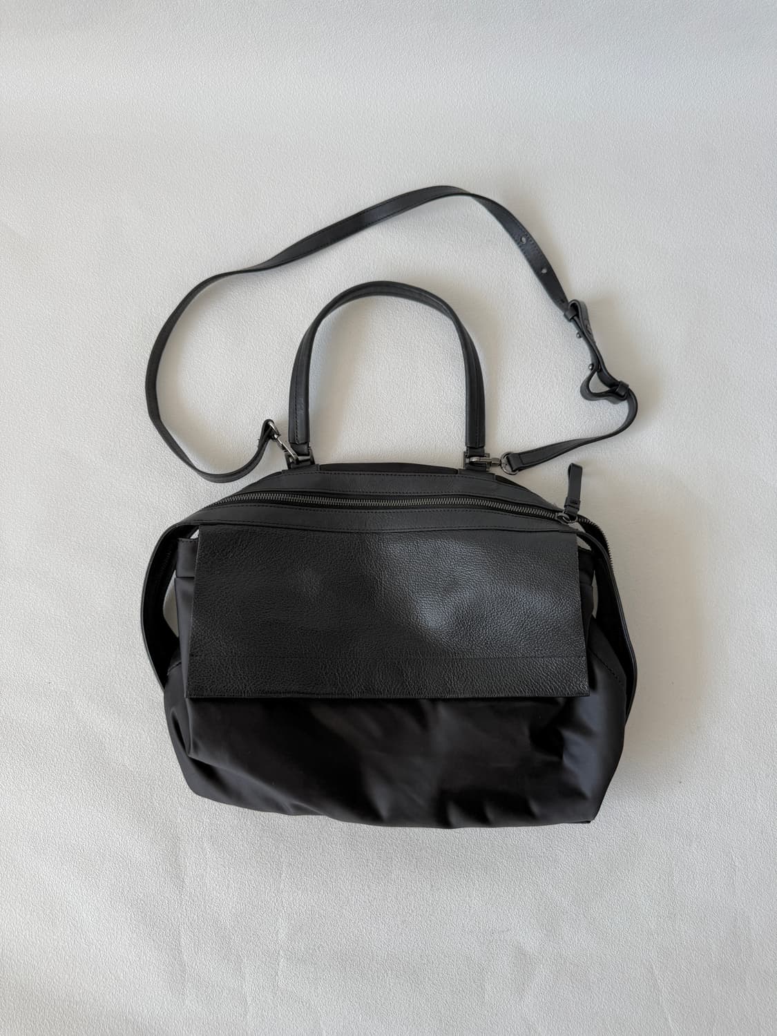 구호(KUHO) 레더&원단 토트 크로스백 상품이미지1