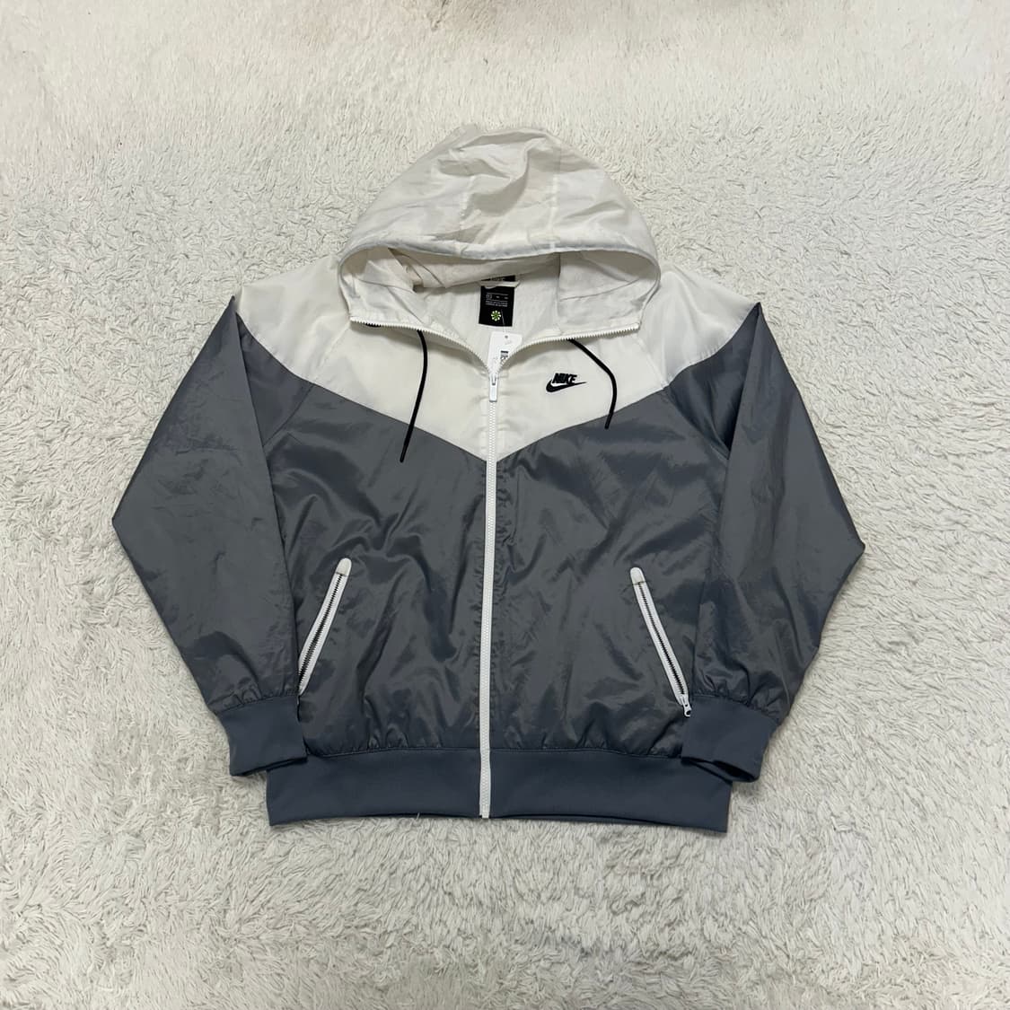 Nike White Windrunner 상품이미지4