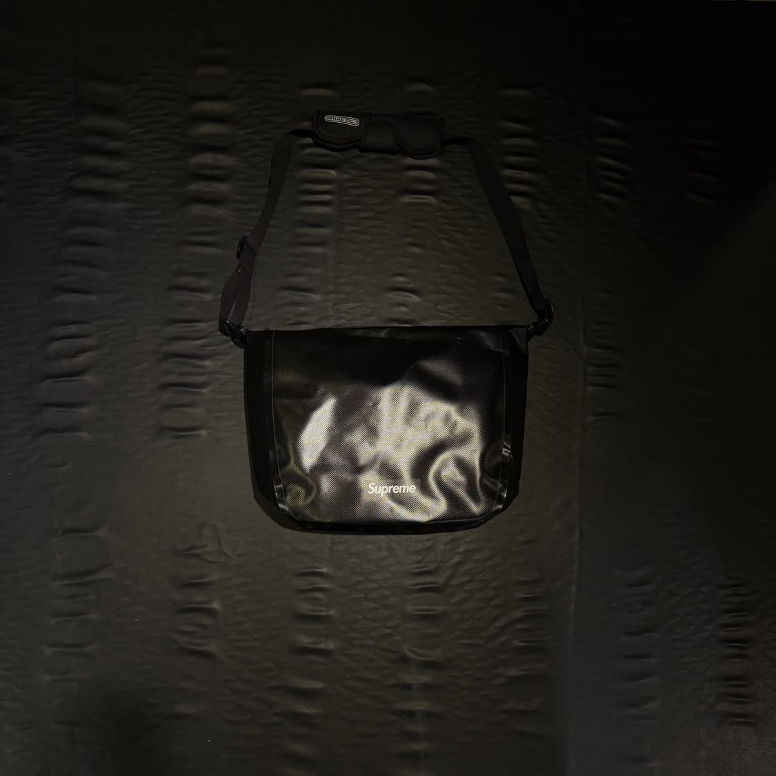 슈프림x 오르트립 메신저백 블랙 24SS 상품이미지1