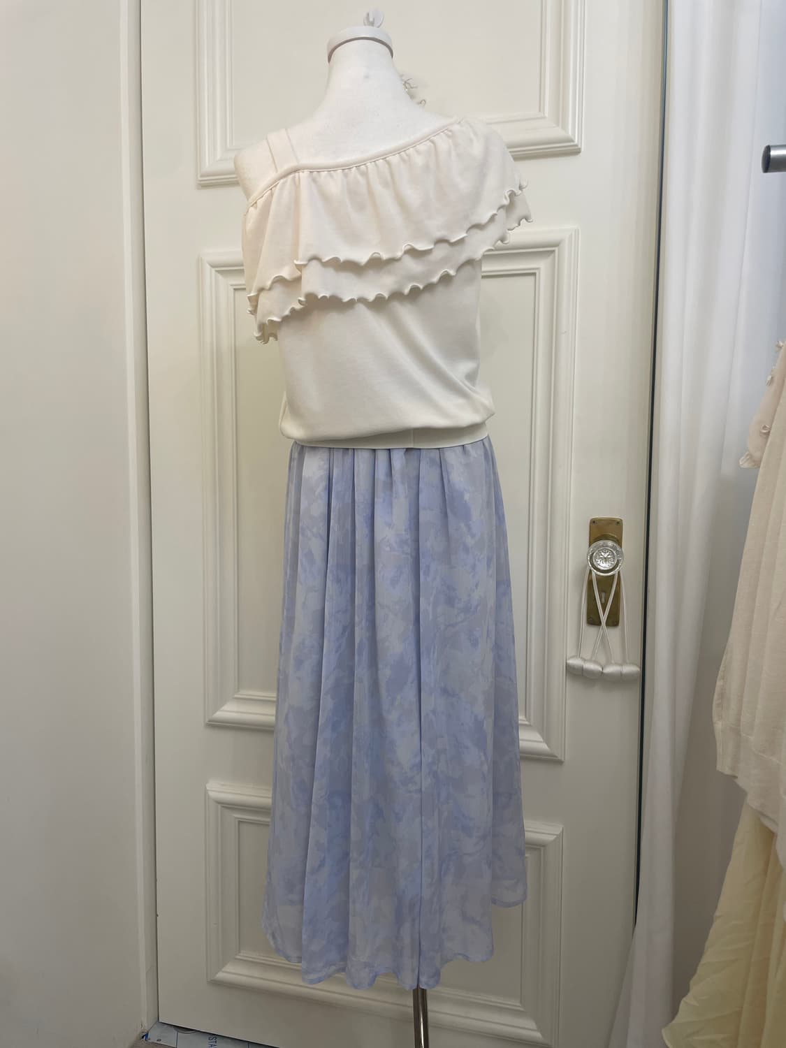 ivory one-shoulder wave layered top 상품이미지3