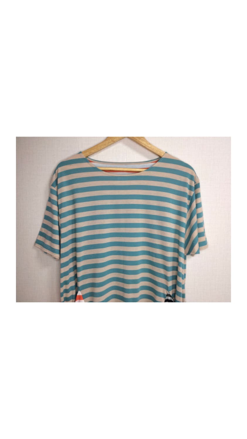 츠모리 치사토 민트 컬러풀 스트라이프 캣 포켓 원피스 티셔츠 상품이미지2