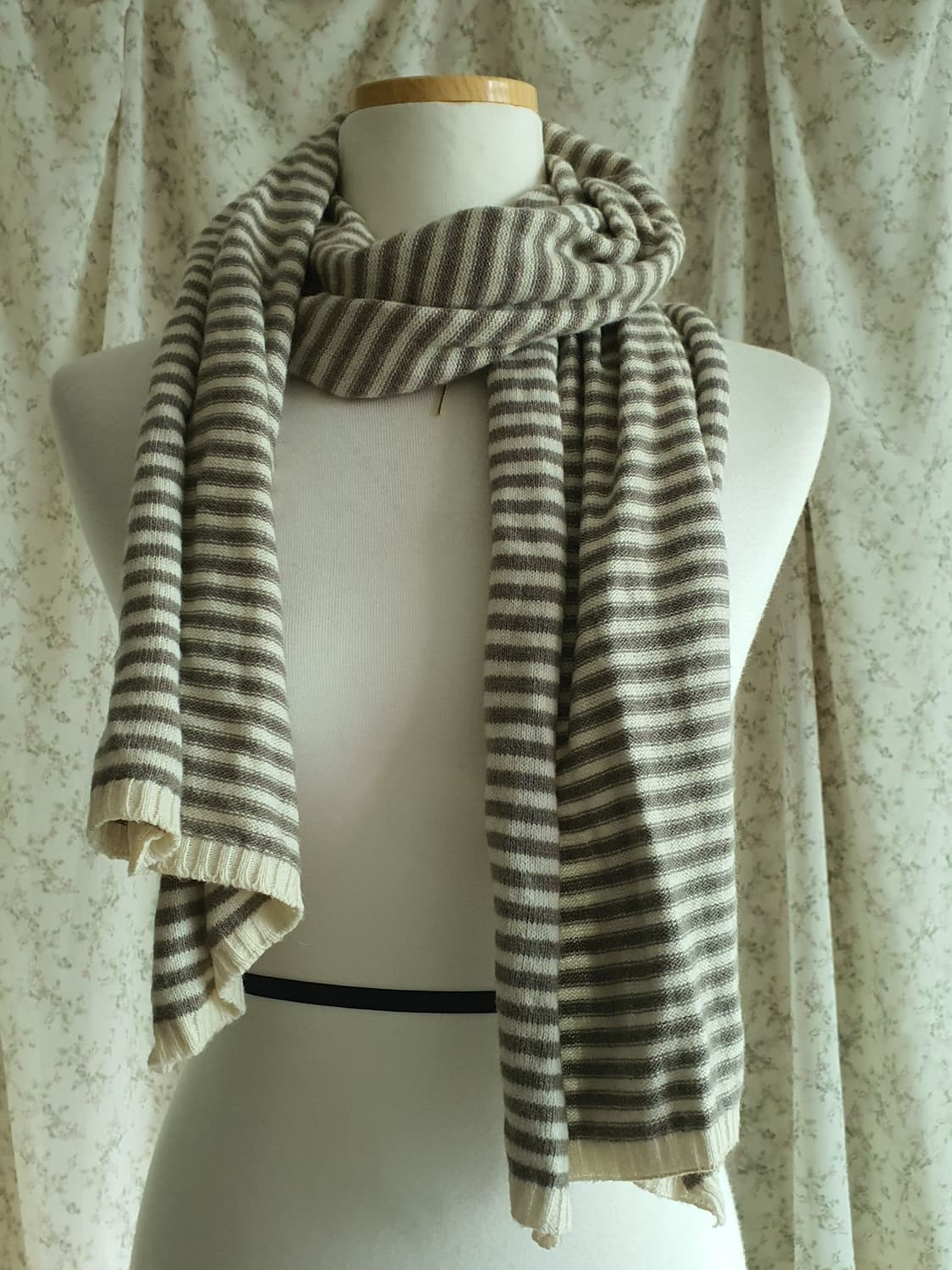 [모리걸소품] 일괄 아이보리색 뜨개질 롱 머플러&체크 모리 머플러 상품이미지1