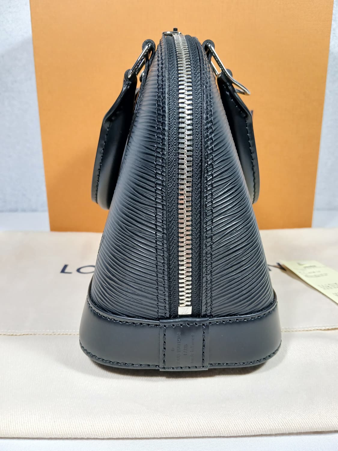 루이비통 에피 알마BB 토트백 M24645 상품이미지6