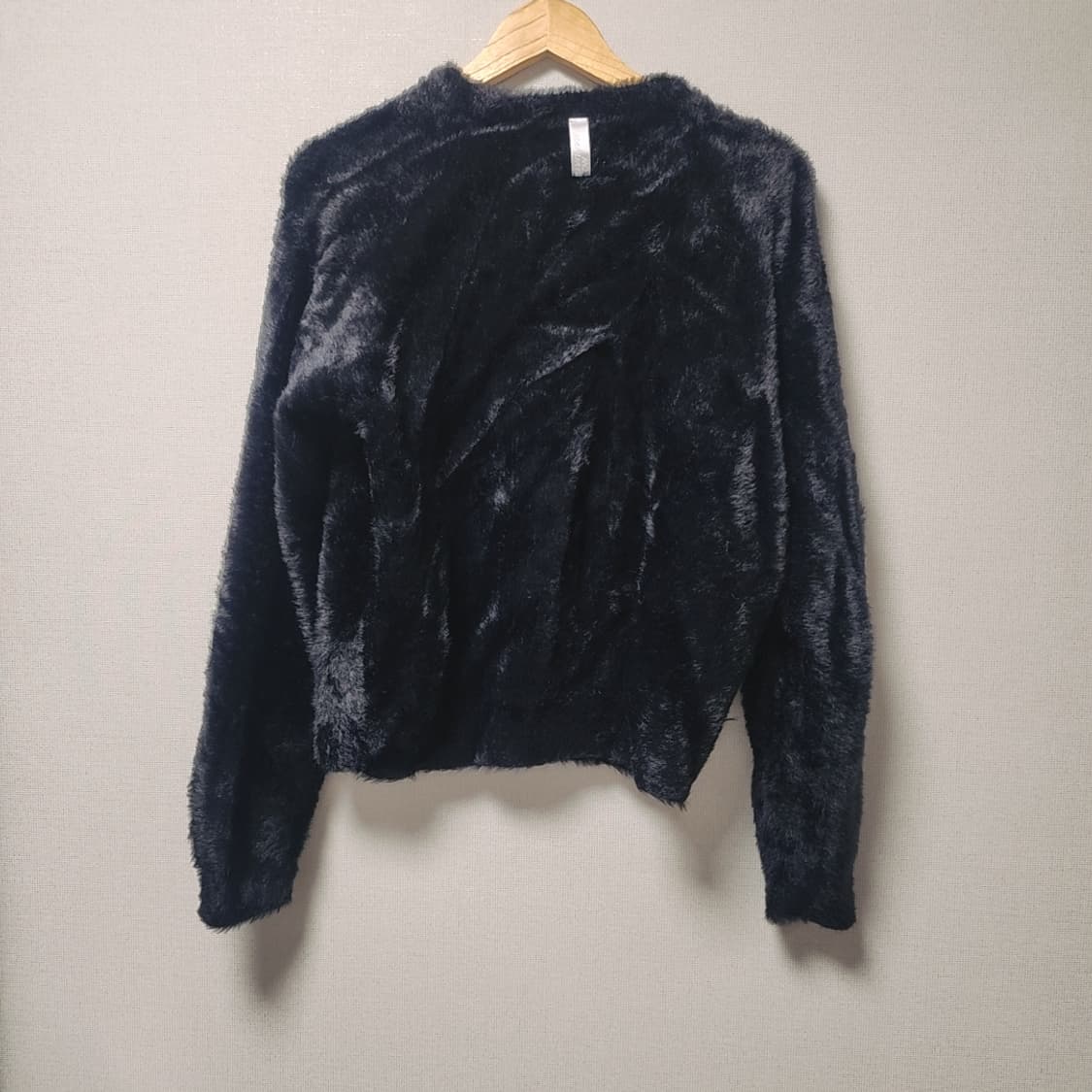 [M] 노매뉴얼 블랙 퍼 헤어리 니트 상품이미지2