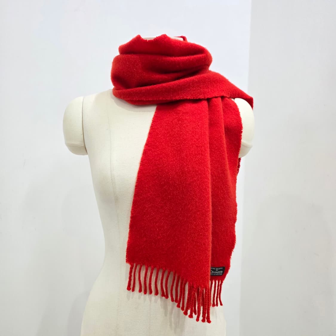 스코틀랜드산 크롬비 100% 캐시미어 레드 머플러 상품이미지1