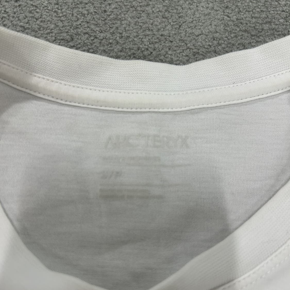 아크테릭스 화이트 티셔츠 프린팅 반팔티 s 상품이미지2