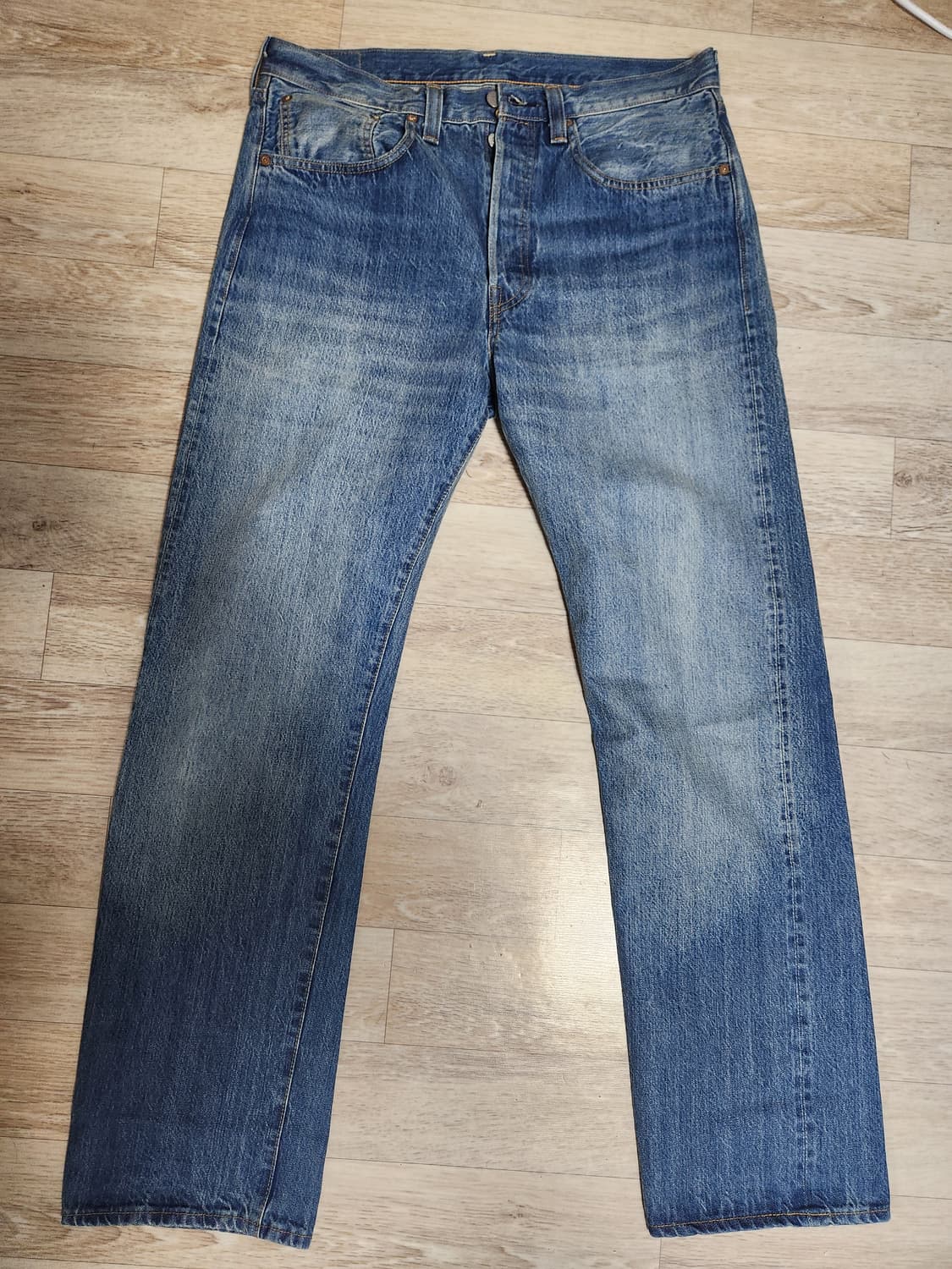 LVC 47501-0226 판매합니다(34-32 사이즈) 상품이미지1